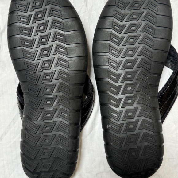 Genuine Dolce and Gabbana men’s thong sandals - Picture 4 of 8